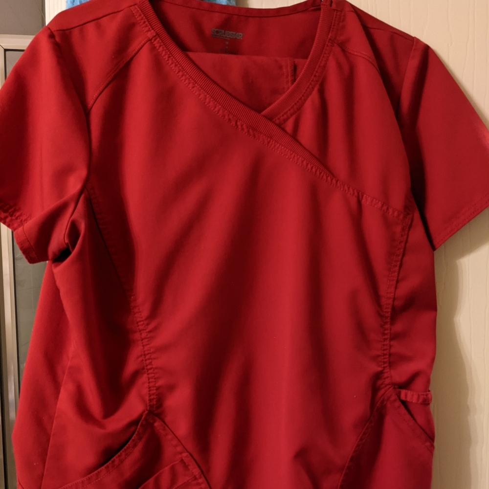 Red scrub set